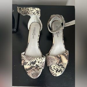 Diba True Women's Snakeskin Pattern Sandals - Tan